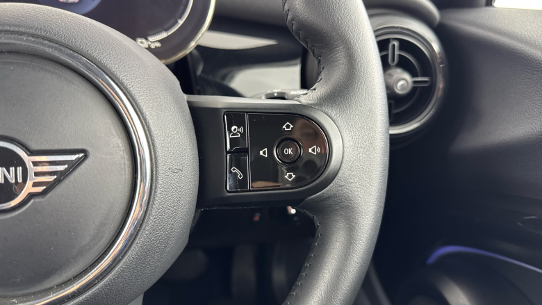 MINI Hatchback 135kW Cooper S Level 2 33kWh 3dr Auto Electric Hatchback